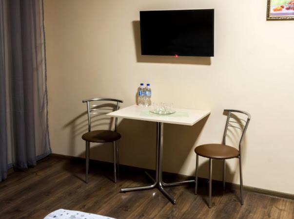 Hotel 7/24 Brovary Bagian luar foto