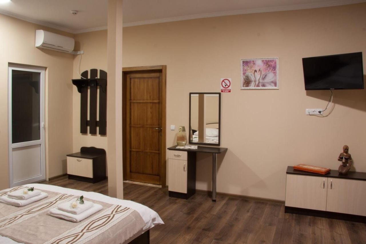 Hotel 7/24 Brovary Bagian luar foto