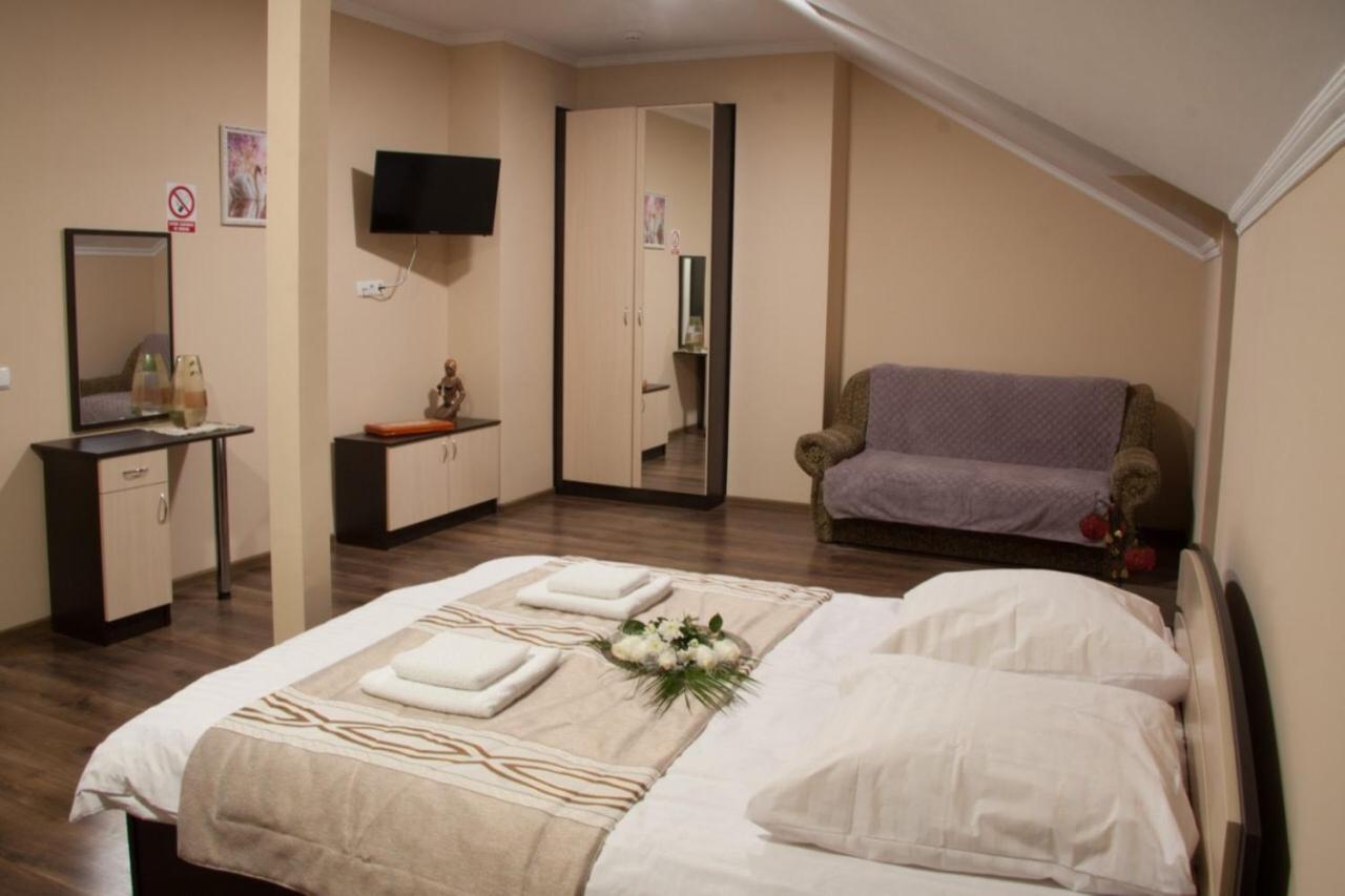Hotel 7/24 Brovary Bagian luar foto
